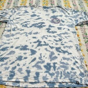 Mens Quicksliver Tshirt size. XXL. Does have stains